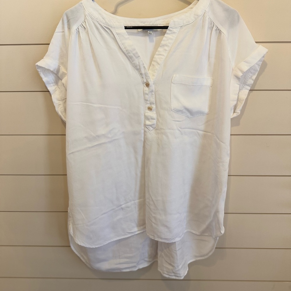 Women's White lightweight blouse with Pocket